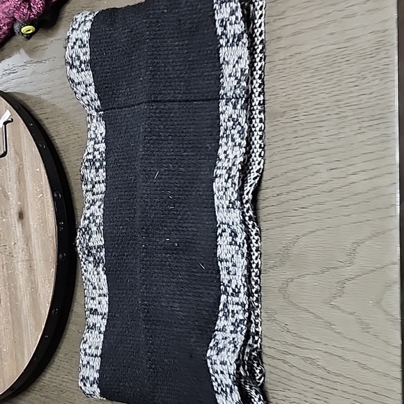 ⭐️2 FOR $25⭐️TNA SCARF - Picture 2 of 4